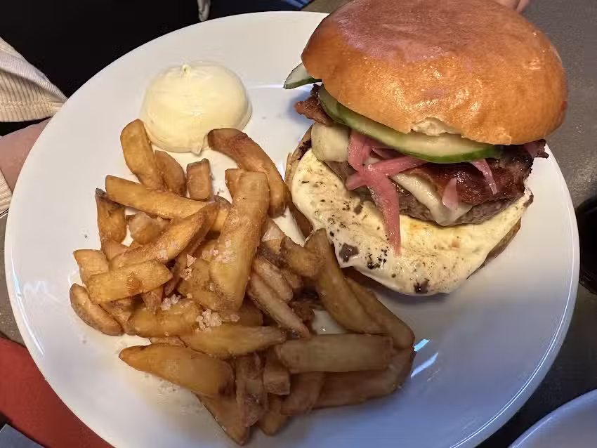 Den R&oslash;de Stald